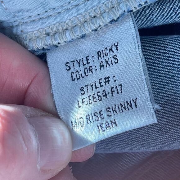 Lovers + Friends Ricky Super Distressed Mid Rise Skinny Jeans In Axis Sz 25 - Picture 14 of 16